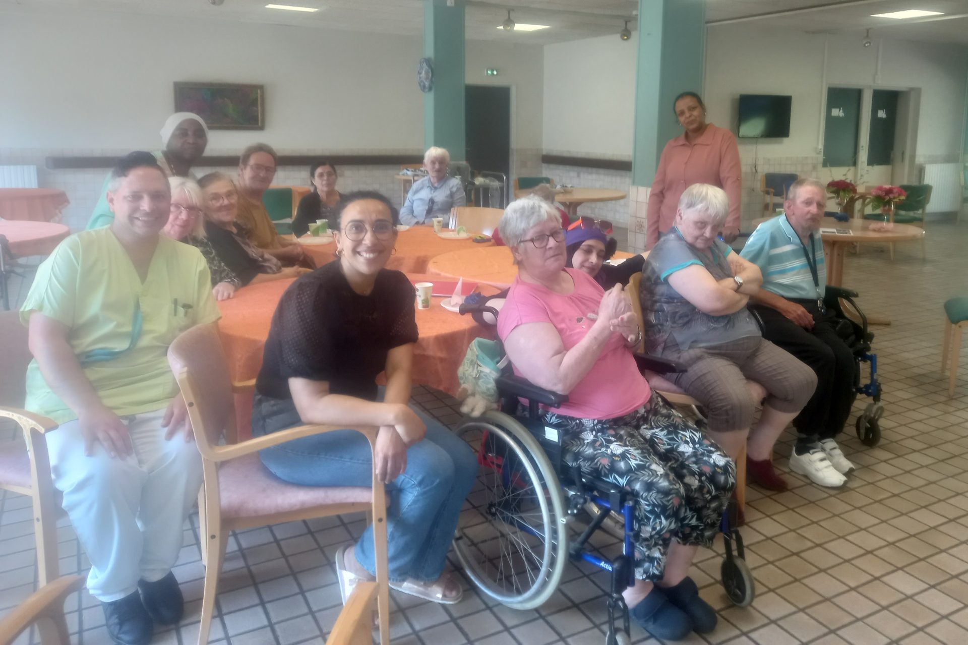 EHPAD de Saint-Nicolas-de-Port : Activité manuelle avec la MJC
