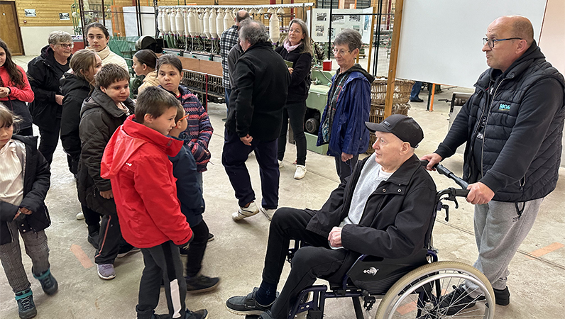 Après-midi intergénérationnel à 3H Santé : Visite au Musée du Textile